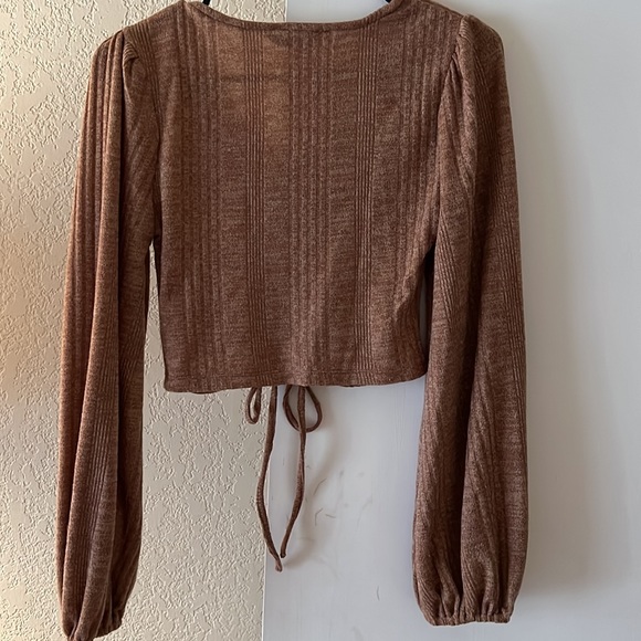 Front scrunch top - Picture 3 of 3